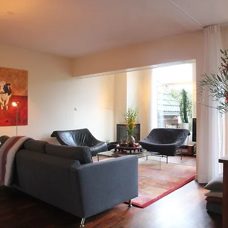 בית נופש Holiday Huis Met De Vijvers
